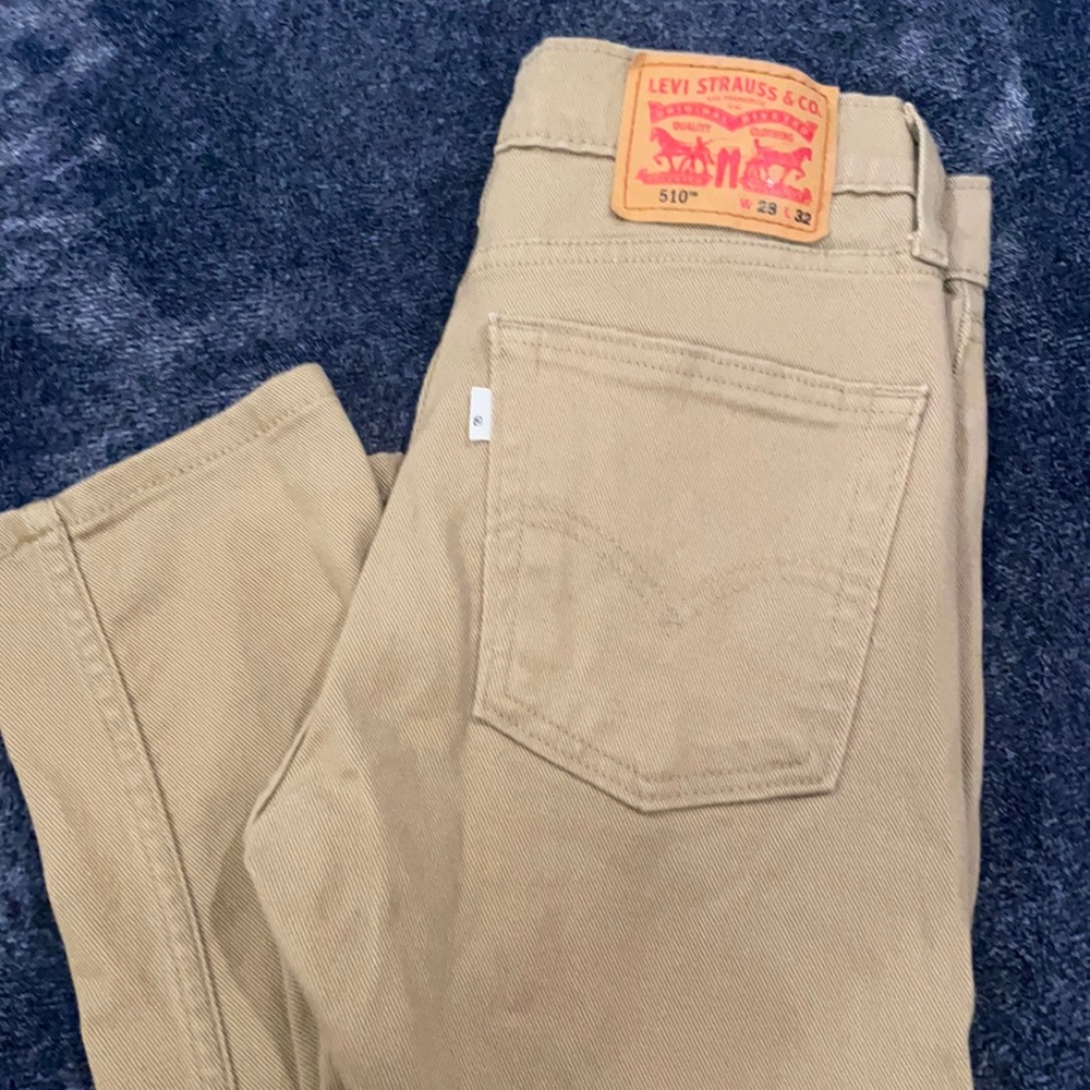 Men’s beige Levi’s 510 Jeans. Size 28x32
